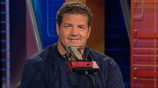 Παρουσιαστής έχασε στοίχημα και... γδύθηκε όπως η Κιμ Καρντάσιαν (pic)