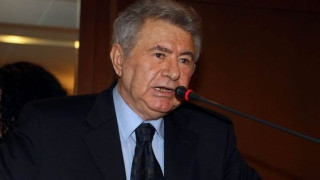 Αποθεώνει Μελισσανίδη και «καρφώνει» Μαρινάκη ο Τροχανάς