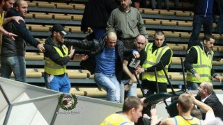 «Κρεμάστε τους Σέρβους» (video)