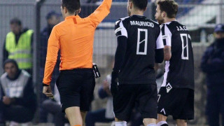 Οι… άμπαλοι και κομπλεξικοί  συνοδοιπόροι του Καραπαπά