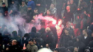 Η καφρίλα των γηπέδων απλώς               αλλάζει χρώμα… φανέλας