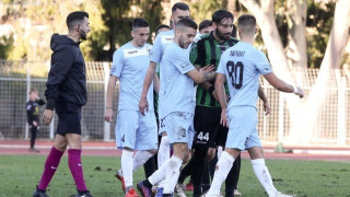 Υπό διωγμόν τέσσερις ποδοσφαιριστές       στη Δόξα