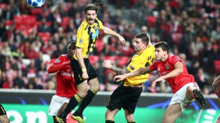 Αποντη η                     ΑΕΚ, στους «16» η Λυών