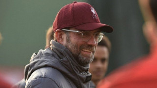 Νοκ άουτ για έναν μήνα ο                    Άρνολντ