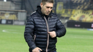 Της κακομοίρας: Επεσε από τον Λευκό Πύργο και βρήκε πορτοφόλι