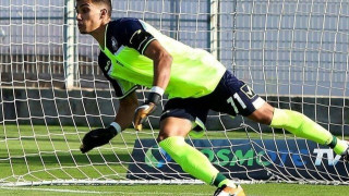 Υπογράφει ο                                 Λαμπίρης