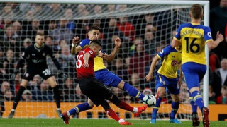 Νίκη-θρίλερ για τη Γιουνάιτεντ, διπλό η            Σίτι!