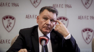 Στο περιθώριο                             ο Ντέλετιτς με εντολή Κούγια