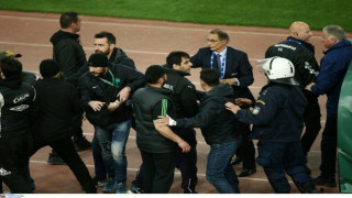 Καράβια                χάνονται, βαρκούλες αρμενίζουν