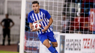 «Κοιτάζει Κουλούρη                       η Αντερλεχτ»