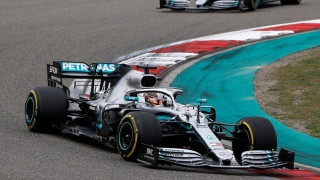 Κυρίαρχος ο Χάμιλτον στη                   Σανγκάη