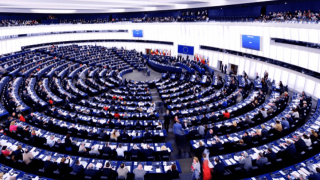 Ευρωεκλογές 2019: Οι μυθικοί μισθοί και τα προνόμια των ευρωβουλευτών
