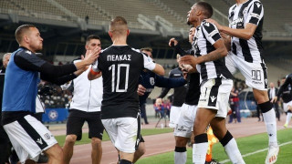 Το νταμπλ της                 ιστορίας αλλά και της αποθέωσης