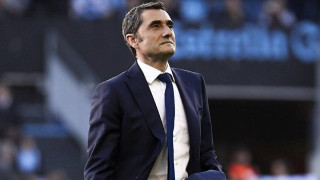 «Τρίζει»      η καρέκλα του                     Βαλβέρδε