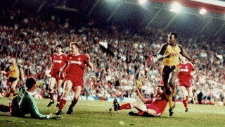 Ξυπνά το ένδοξο παρελθόν η νέα εμφάνιση              της Άρσεναλ (pic)