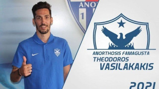 Στην Ανόρθωση ο                                Βασιλακάκης