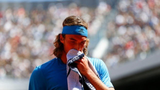 Λύγισε μετά από πέντε ώρες                 ο Τσιτσιπάς